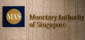 Read more about the article Singapore Central Bank Holds Monetary Policy Steady Amid Easing Trade Tensions